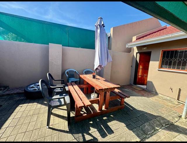 2 BEDROOM TOWNHOUSE FOR SALE IN HEADLANDS